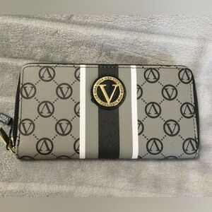 Vera New York Signature Zip Around Long Wallet NWT
